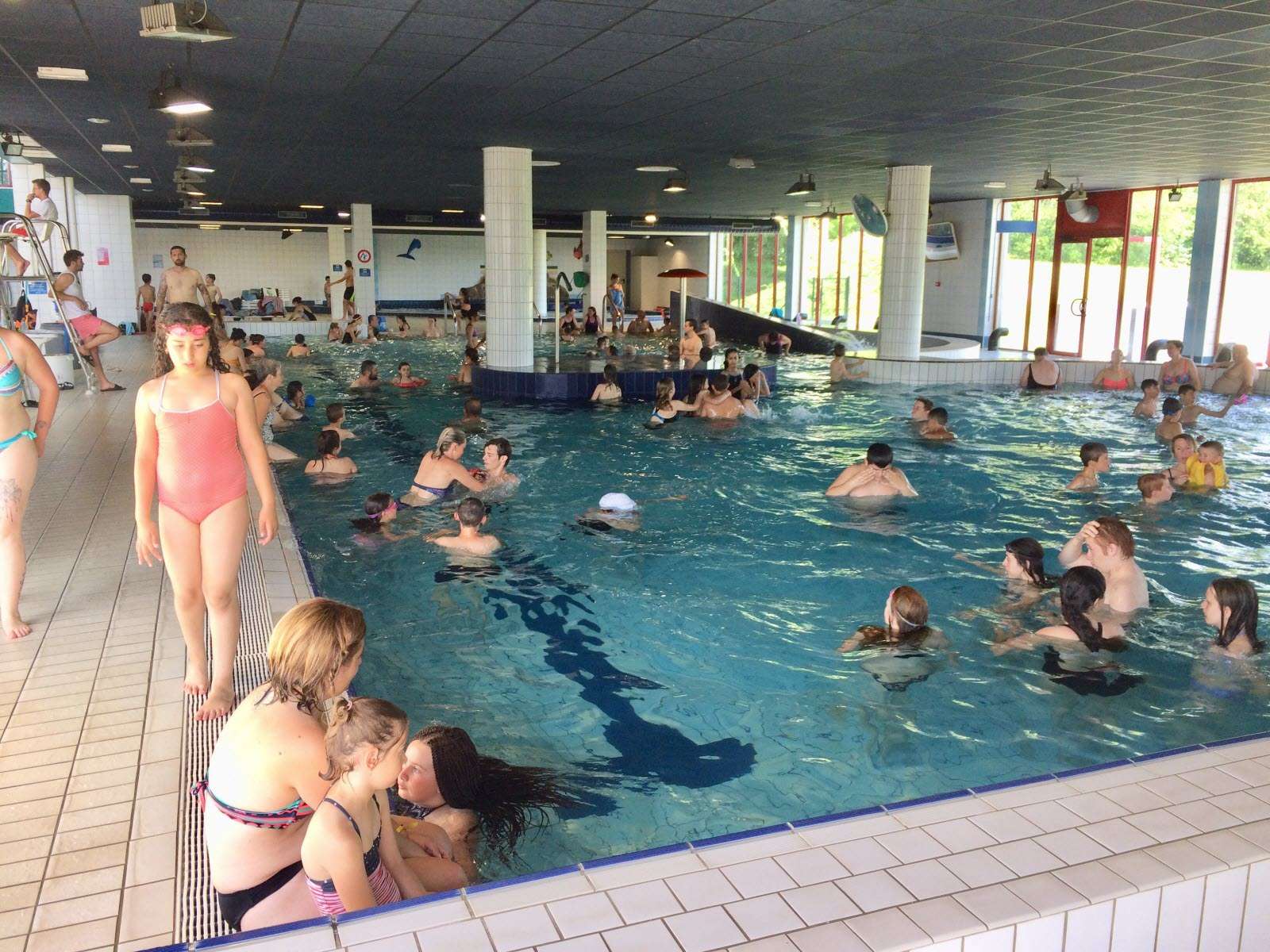 découvrez les activités variées et les équipements modernes du centre nautique de montceau, idéal pour toute la famille et tous les niveaux.