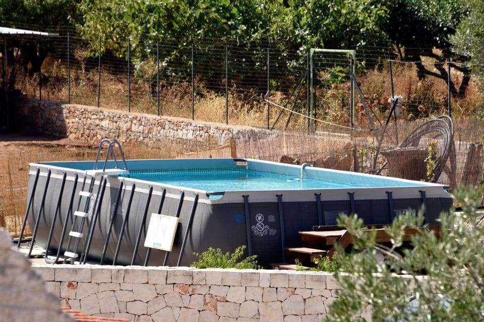 découvrez comment fabriquer un abri de piscine maison pas cher, facile à construire et durable, pour protéger votre piscine tout en maîtrisant votre budget.