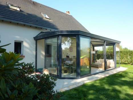 découvrez comment optimiser votre véranda de 20m² pour en profiter toute l'année grâce à des astuces d'isolation, chauffage et aménagement adaptés.