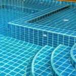Ph élevé dans la piscine : causes, conséquences et solutions efficaces