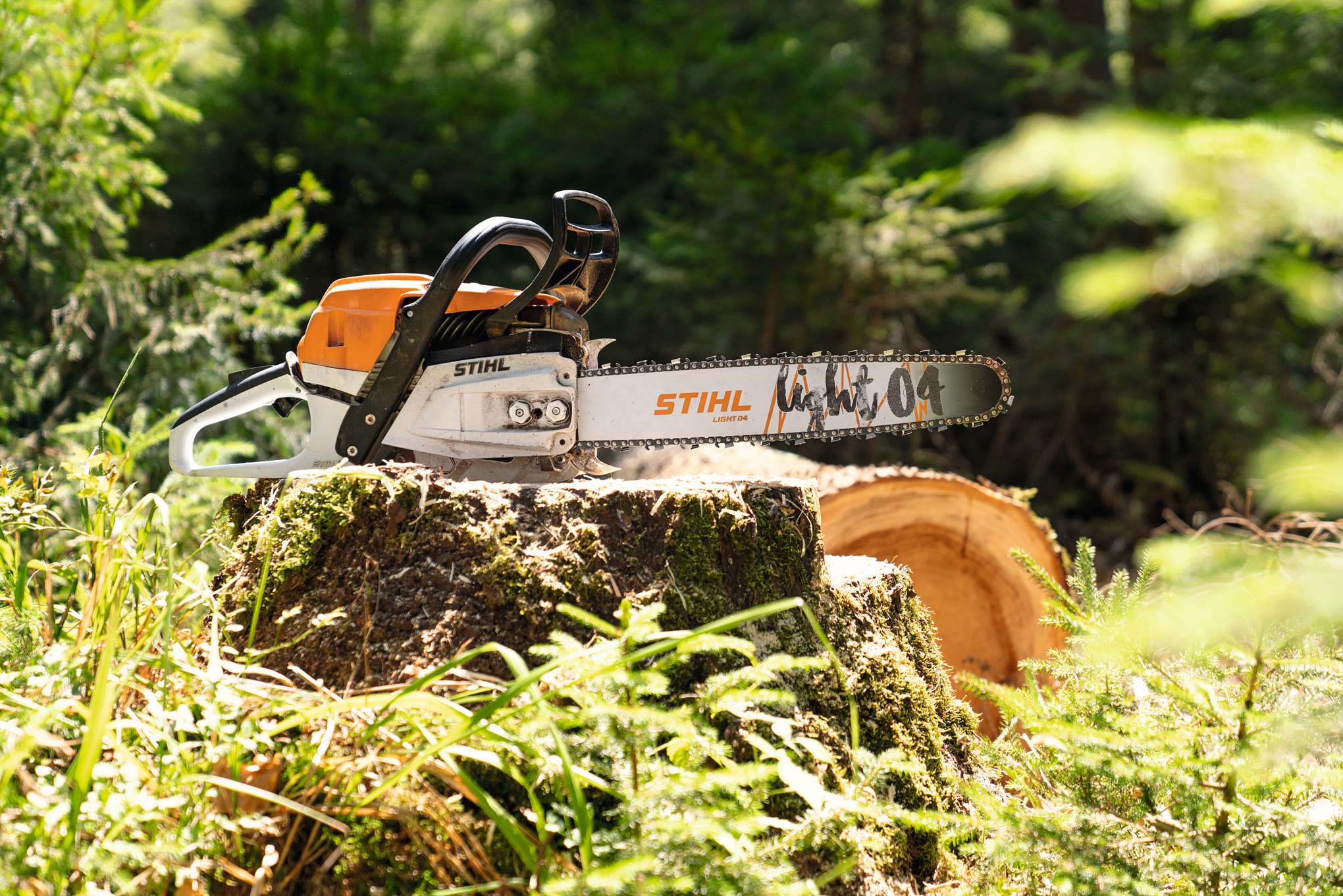 découvrez nos astuces pour un réglage efficace de votre tronçonneuse stihl et améliorez ses performances en toute sécurité.
