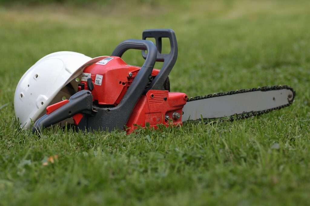 découvrez comment effectuer un réglage efficace de votre tronçonneuse stihl pour garantir des performances optimales et une sécurité maximale lors de vos travaux de coupe.