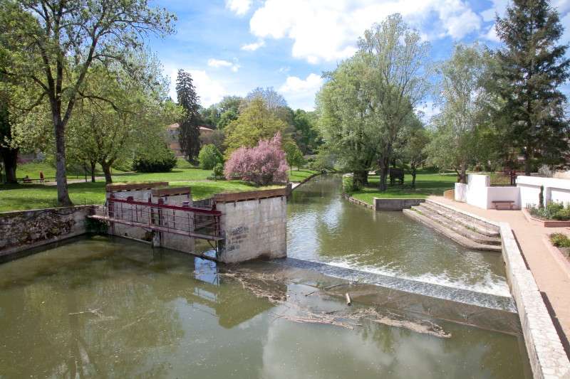 découvrez les meilleures piscines à châtillon-sur-chalaronne en 2026 : installations modernes, activités aquatiques variées et conseils pour profiter pleinement de vos baignades.