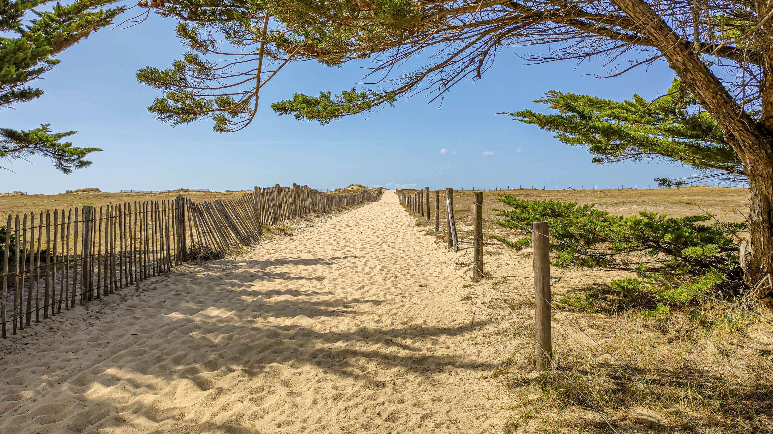 découvrez la plage de pen bron en bretagne, un lieu idéal pour se détendre, profiter du sable fin et des paysages côtiers exceptionnels.