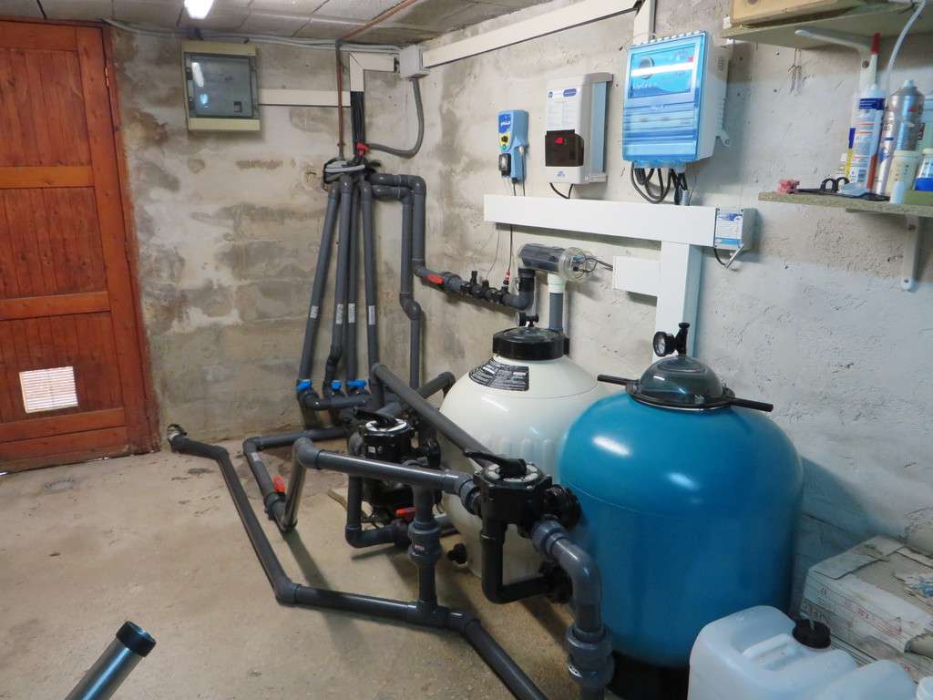 découvrez la piscine de mont-saint-aignan, un espace moderne et convivial pour toute la famille avec bassin sportif, espace détente et activités aquatiques.