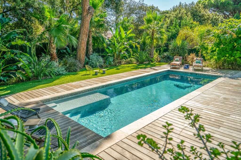 découvrez la piscine petit port à nantes, un espace idéal pour la détente, la natation et les activités aquatiques en famille ou entre amis.