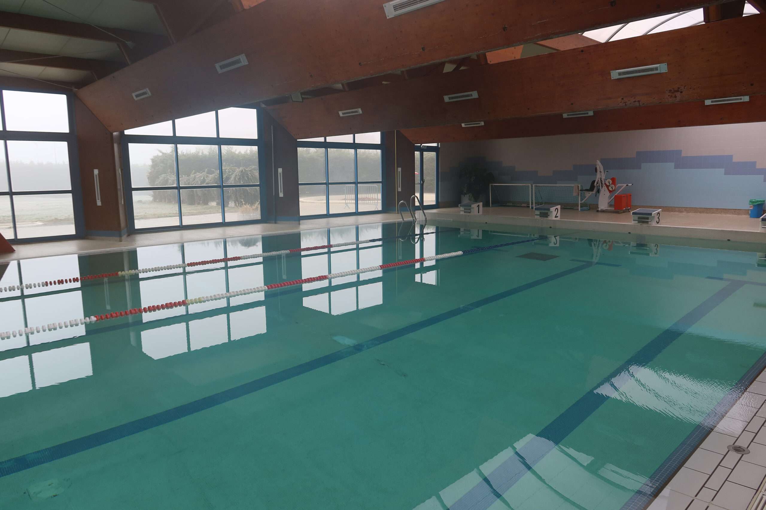 découvrez villette pool à vienne, un espace aquatique moderne offrant détente et loisirs pour toute la famille. profitez d'une piscine équipée et d'activités variées dans un cadre convivial.
