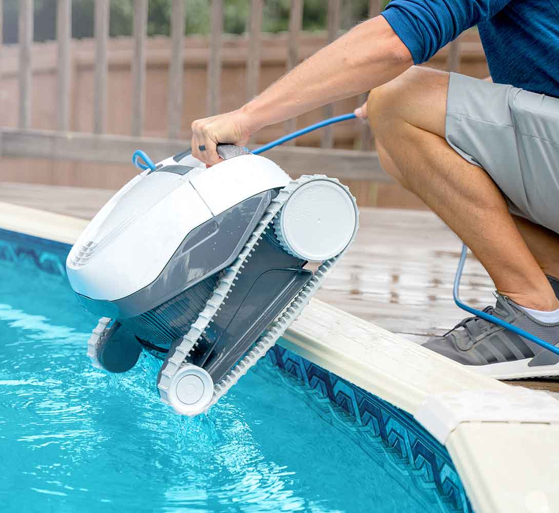 découvrez notre robot de piscine performant et autonome pour un nettoyage facile et efficace de votre piscine, garantissant une eau claire toute l'année.
