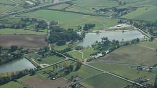 découvrez ozieres waterbody, un site naturel idéal pour la détente, la pêche et les activités de plein air. profitez d'un cadre paisible et d'une nature préservée.